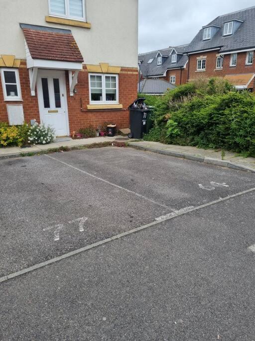 Maidstone Villa 3 Bedroom Free Sports Channels,Parking Sleeps 7 מראה חיצוני תמונה