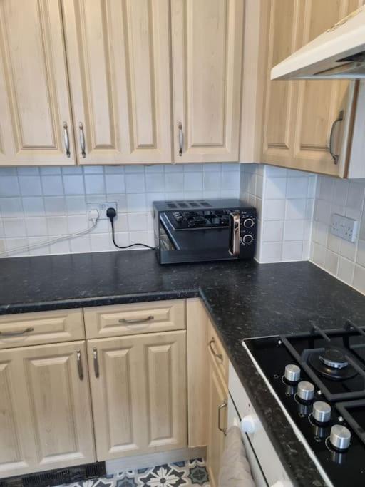 Maidstone Villa 3 Bedroom Free Sports Channels,Parking Sleeps 7 מראה חיצוני תמונה