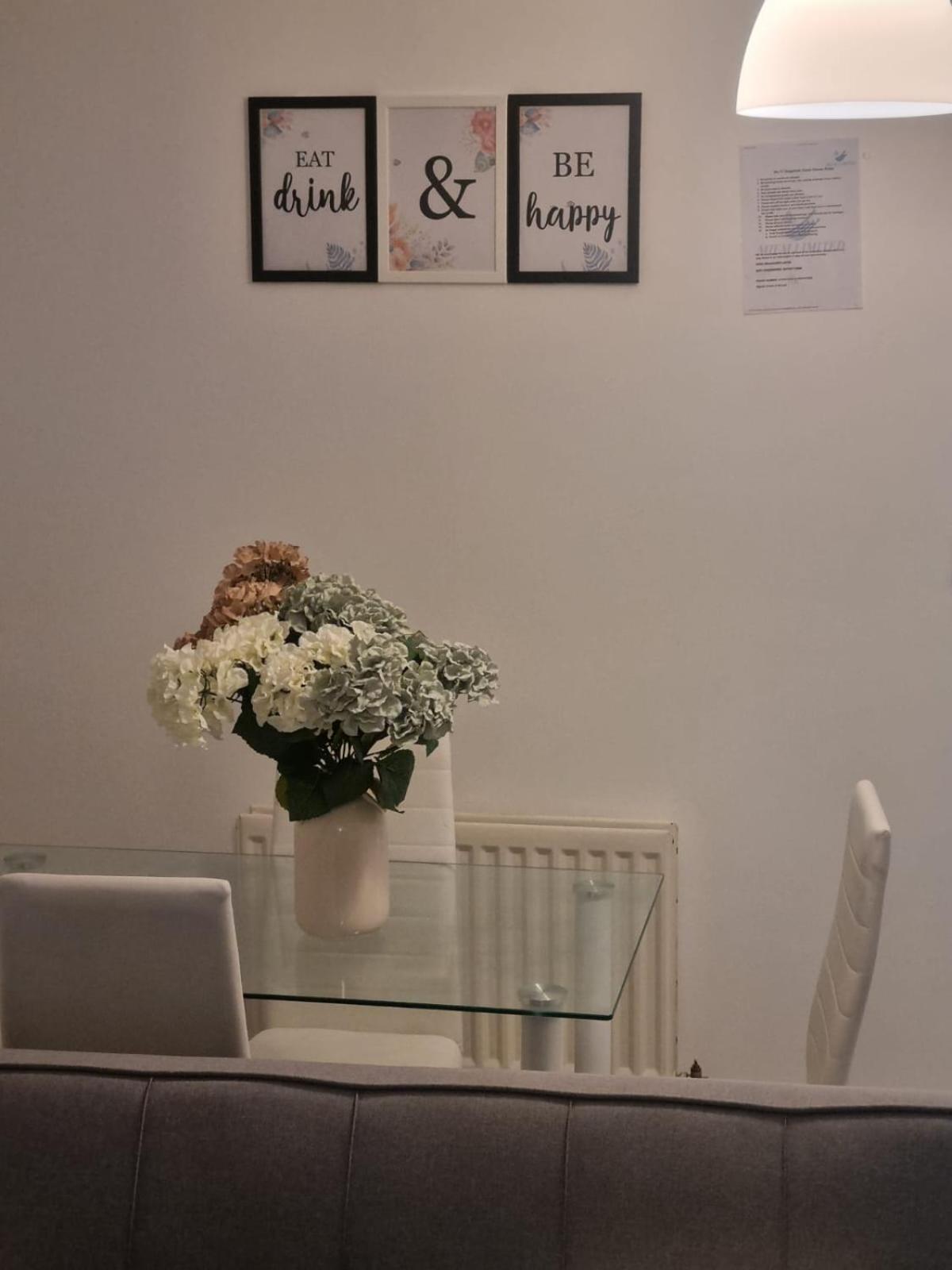 Maidstone Villa 3 Bedroom Free Sports Channels,Parking Sleeps 7 מראה חיצוני תמונה