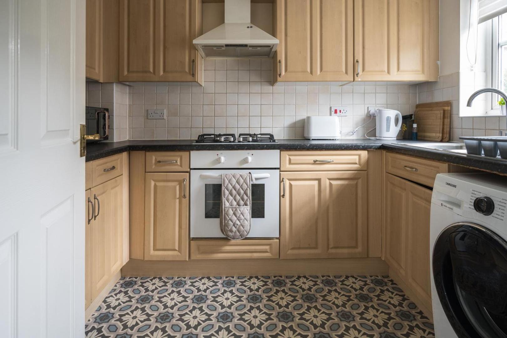 Maidstone Villa 3 Bedroom Free Sports Channels,Parking Sleeps 7 מראה חיצוני תמונה