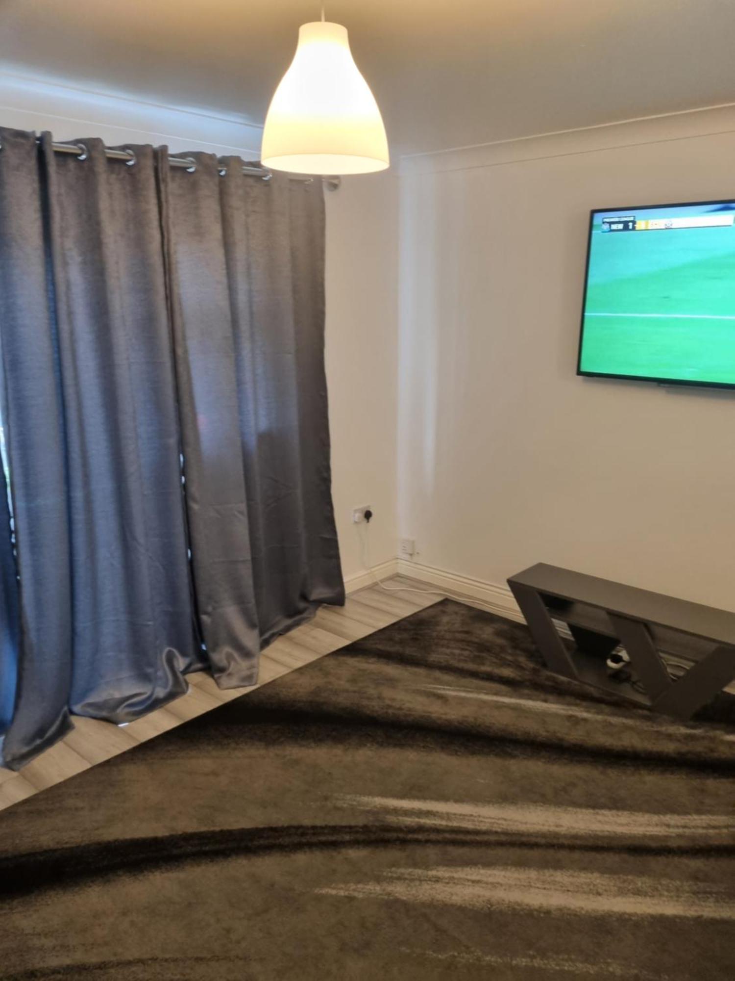 Maidstone Villa 3 Bedroom Free Sports Channels,Parking Sleeps 7 מראה חיצוני תמונה